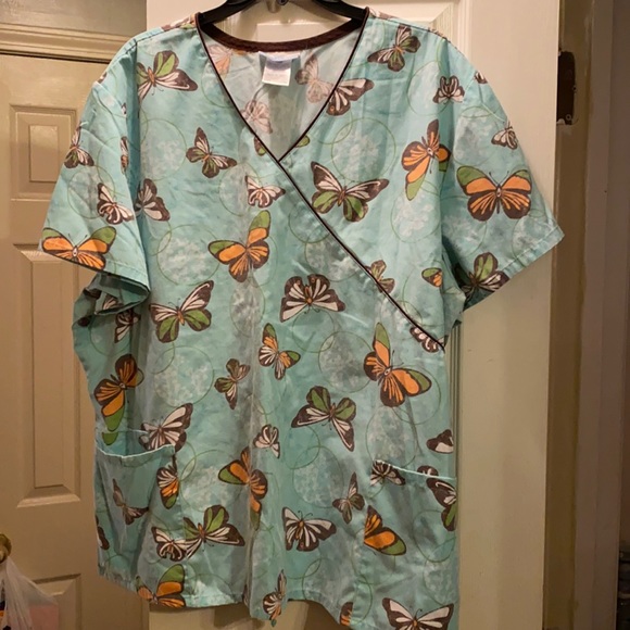 Women’s Plus Butterflies Scrub Top - Picture 1 of 3